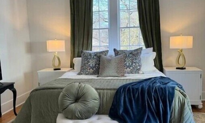 Columbia House | Charming Columbia Retreat ~ 2 bedroom2 bath ~ Monthly Stays Welcomen