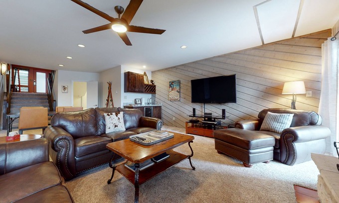 Steamboat Springs Condo | Charming condo with large kitchen & living area - perfect for a mountain getaway