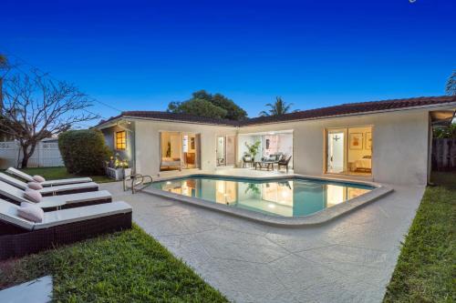 Coral Ridge Isles House | Charming Coral Ridge 2BR 2BA Near Beach plus Pool