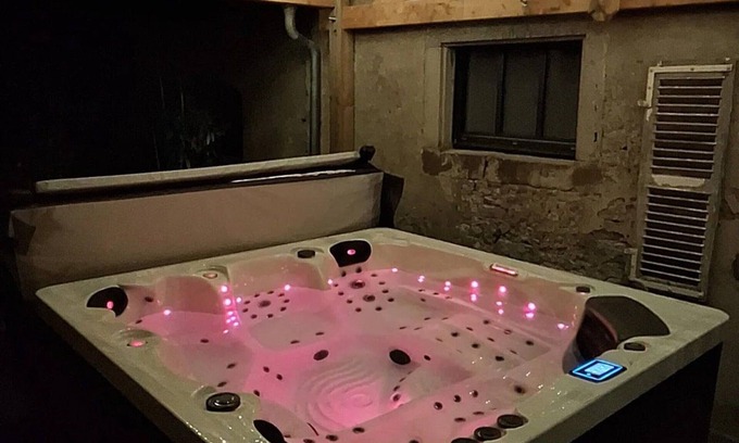 Ville-sur-Illon House | Charming cottage between forest and relaxation with spa and WIFI