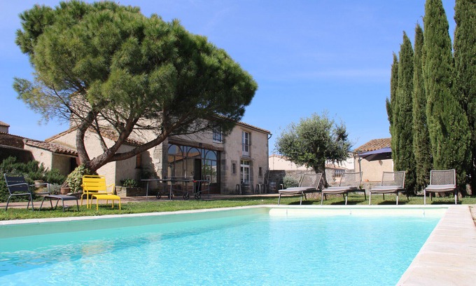 Pezens House | Charming cottage for 15 people, heated swimming pool, near Carcassonne.