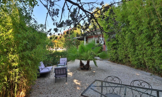La Garde Cottage | Charming Cottage in a private residence with pool - Beaches walking distance