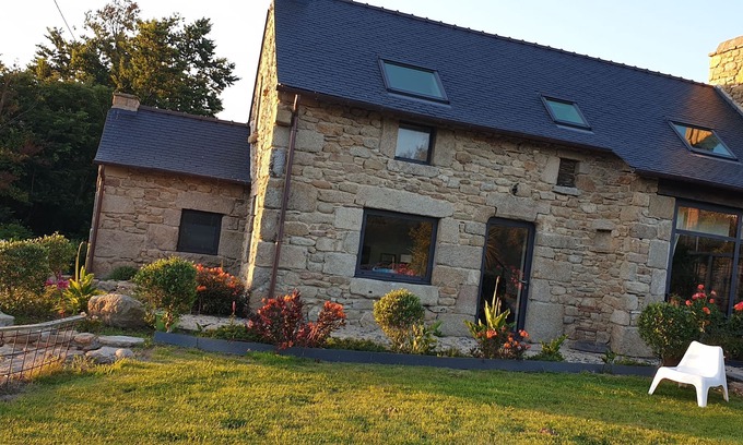 Kerlouet House | Charming cottage "L'etambot" near Meneham