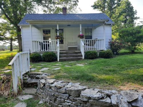 Lexington House | Charming Cottage on a City Farm!