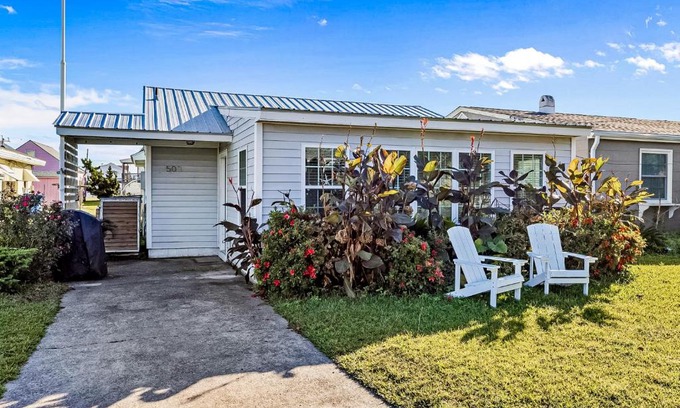 Atlantic Beach House | Charming Cottage