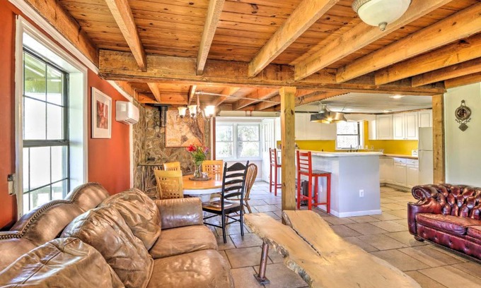 Foxfire Estates House | Charming Cottage with Deck in Blue Ridge!