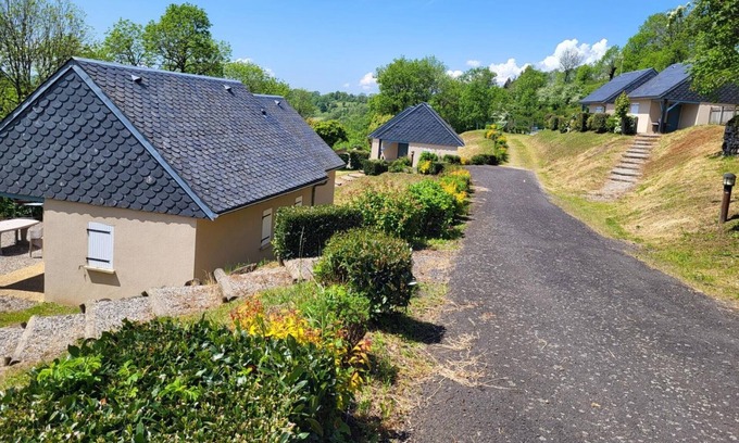 Paulhenc Cottage | Charming Cottage with Pool, Near Hiking Trails & Medieval Towns