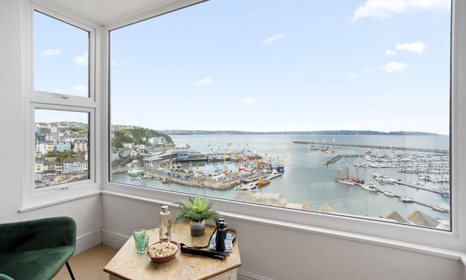 Brixham Cottage | Charming cottage with panoramic views of the bay