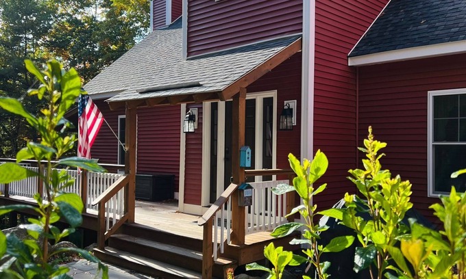 Newbury House | Charming Country Lodge with Modern Amenities