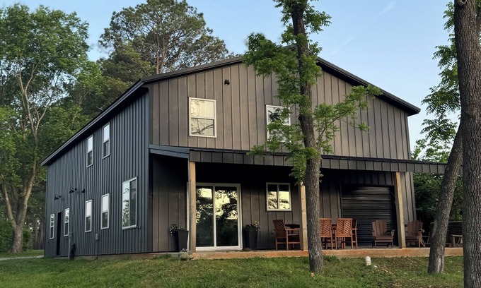 Fayetteville House | Charming Country Retreat, convenient to downtown Fayetteville, private garage