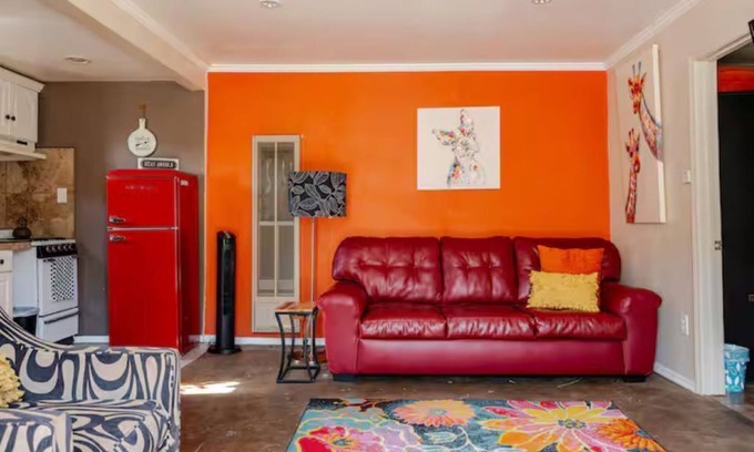 Leimert Park Cottage | Charming Cozy 2-bedroom cottage in amazing Los Angeles with WiFi, AC