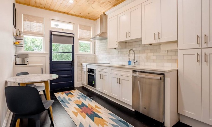 Seminole Heights House | Charming, Cozy 2-BR Apt Near Downtown Tampa