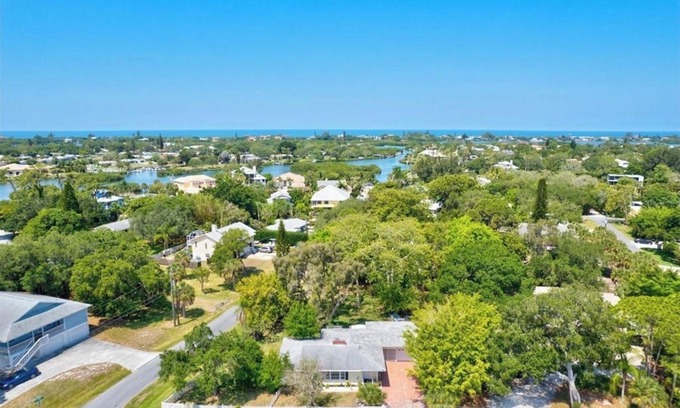 Osprey House | Charming cozy coastal house🐬minutes away from Venice beach