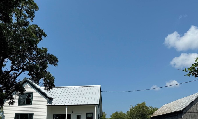 Egg Harbor House | Charming, Cozy Farmhouse! Newly renovated with plenty of sleeping space.