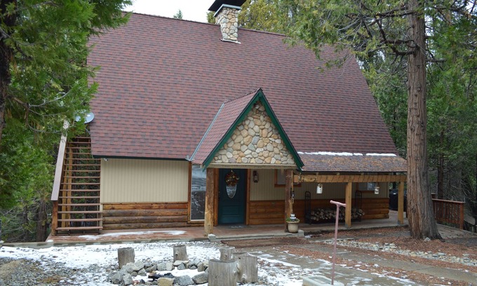 Musick Ridge Cabin | Charming, Cozy, & Peaceful Mountain Getaway for Family & Friends