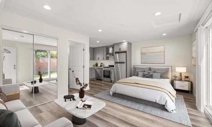 South of Conant Apartment | Charming Cozy Studio next to Heartwell Park with AC, W/D in Unit