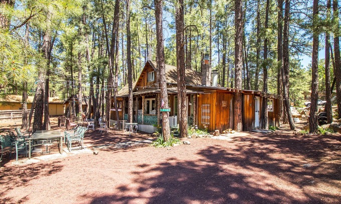 Munds Park Cabin | Charming Cozy Uniquely Furnished Rustic Cabin Steps to Forest Trails