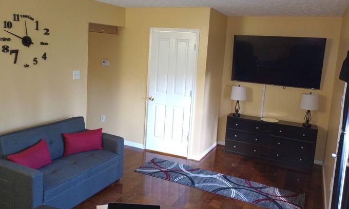 Odenton Condo | Charming Dc Metro: Your Perfect Odenton Getaway 3 Bedroom Condo by Redawning