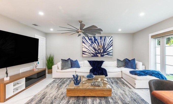 Tropic Isle House | Charming Delray Beach Townhouse: 3BR/3BA & More!