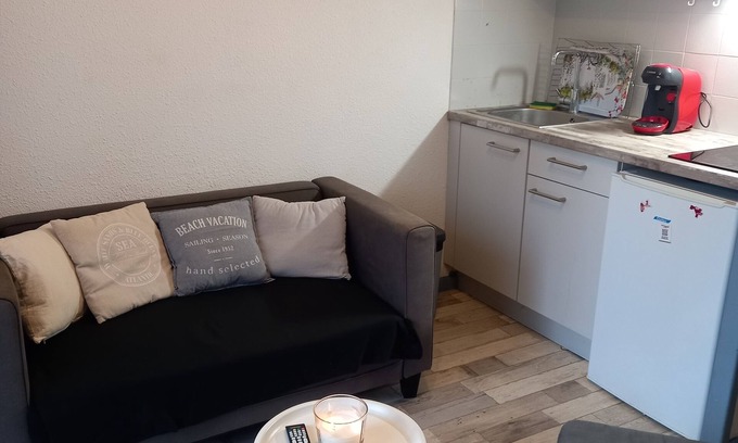 Les Mathes House | Charming detached house sleeps 4 - ideal for 2 adults and 2 children