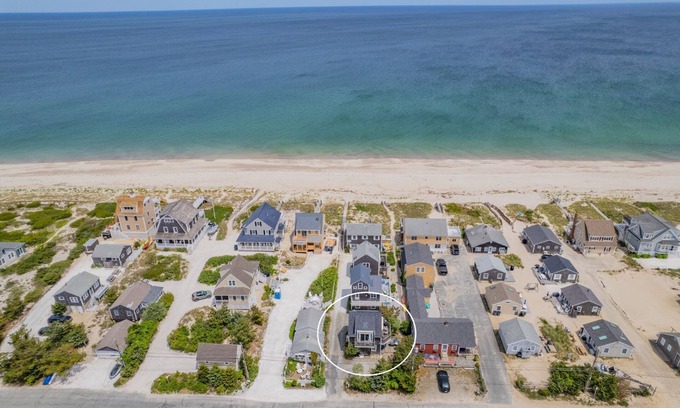 East Sandwich Cottage | Charming Dog Friendly East Sandwich Beach Cottage