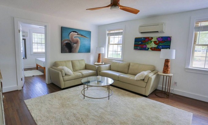 Northeast Virginia Beach House | Charming, Dog friendly, 2-bedroom house near the Virginia Beach Oceanfront