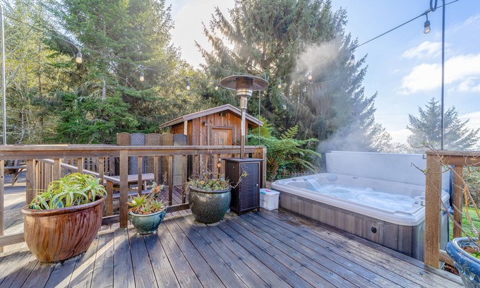 Fortuna House | Charming dog-friendly home with fireplace, pool table & access to fitness room