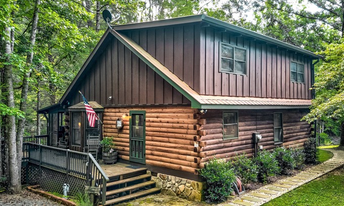 Suches Cabin | Charming dog-friendly riverfront cabin with hot tub, lovely deck, fireplace, W/D