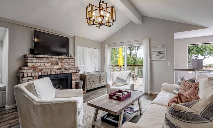 Northeast Carmel House | Charming Downtown Carmel 5 Bed Property