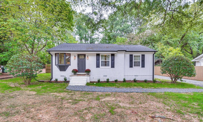 Cary House | Charming Downtown Cary Retreat