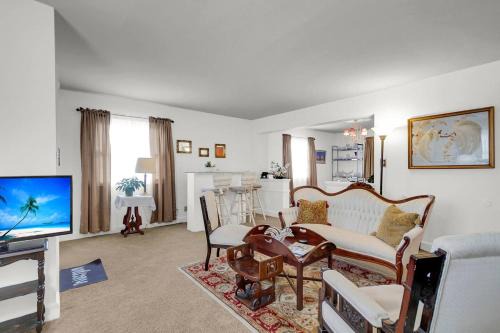Charleston House | Charming Downtown Charleston, Near Hampton Park