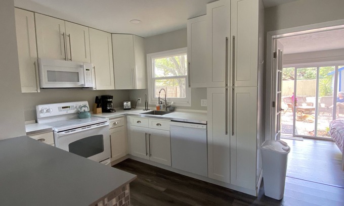 Downtown House | Charming Downtown Sarasota Cottage- near Legacy Trail and 10 min to beach!