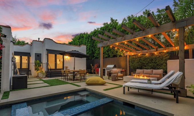Melrose House | Charming Edinburgh 3 bdr villa with pool!
