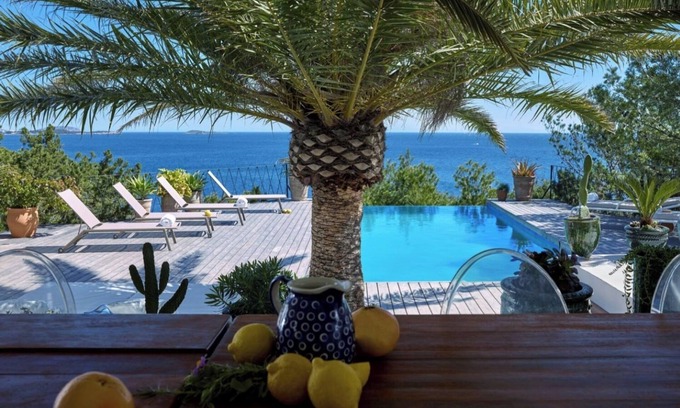 Santa Eulalia del Rio Villa | Charming elegant villa right on the sea