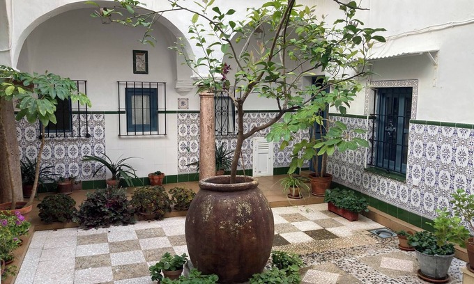 Arcos de la Frontera Apartment | Charming 1900 Andalusian Apartment in Arcos de la Frontera