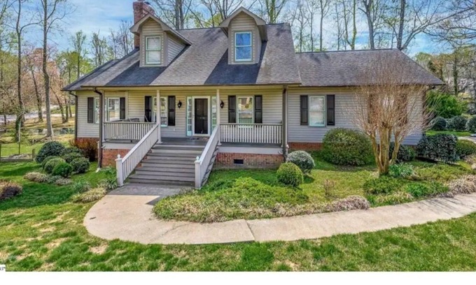 Greenville - Spartanburg House | Charming Family and Dog Friendly Home