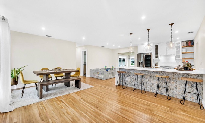Westchester House | Charming Family Retreat in Miami: 10 Min from Miami International Airport
