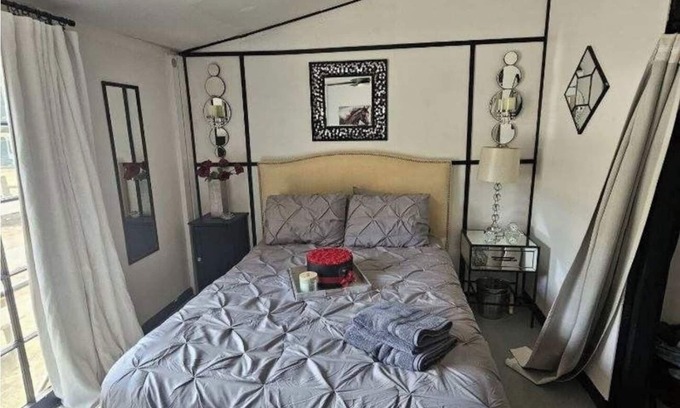 Lexington - Salisbury Other | Charming Farmstay Retreat with Luxury Comforts in Lexington