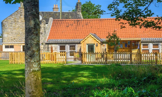 St. Andrews Cottage | Charming Fife cottage with wood-fired hot tub, just minutes from St Andrews.
