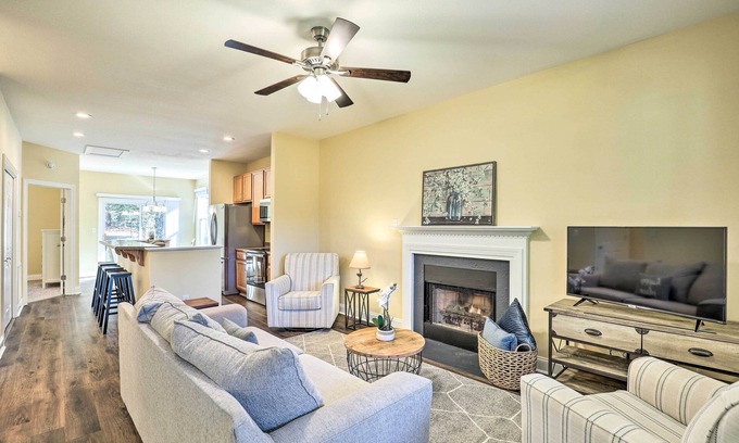 Flat Rock House | Charming Flat Rock Townhome w/On-Site Trails