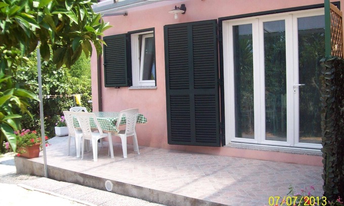 Lido di Capoliveri Apartment | Charming flat with private parking