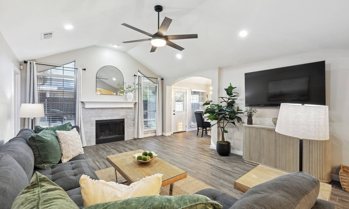 Flower Mound House | Charming Flower Mound Escape near DFW Airport and Legoland