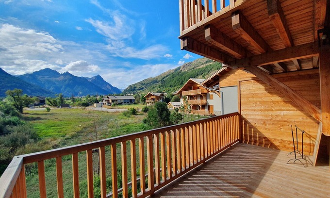 Monetier-les-Bains Apartment | Charming T3 in new residence