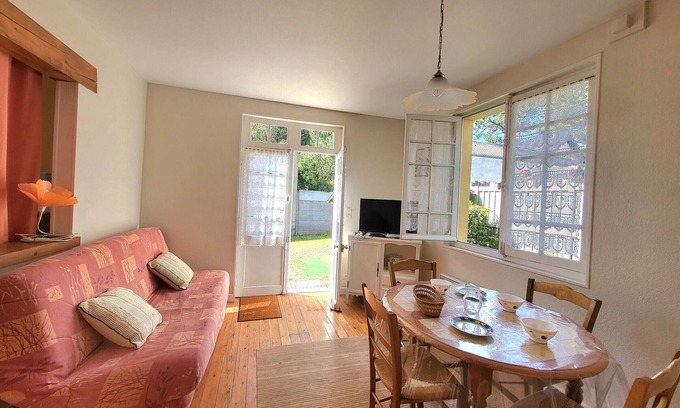 Saint-Brevin-les-Pins House | Charming 40s Beach House near Ocean, Shops & Activities