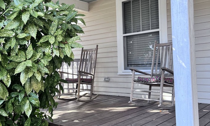 Statesville House | Charming fully restored historical home, walking distance to downtown and park