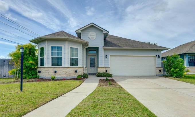 Fulton House | Charming Fulton Retreat Less Than 1 Mi to Ocean and Pier!