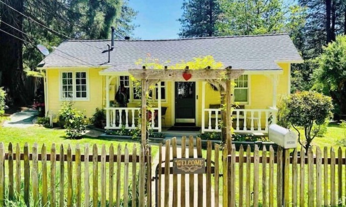 Nevada City Cottage | Charming garden cottage near downtown Nevada City