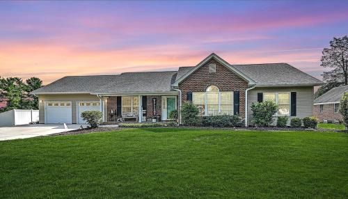 Bristol Villa | Charming Getaway with In-Ground Pool, Hot Tub Jacuzzi, and Cozy Firepit