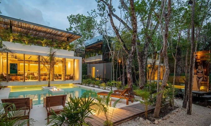 Tulum Villa | Charming Glass Jungle Villa in Delightful Tulum with WiFi and AC