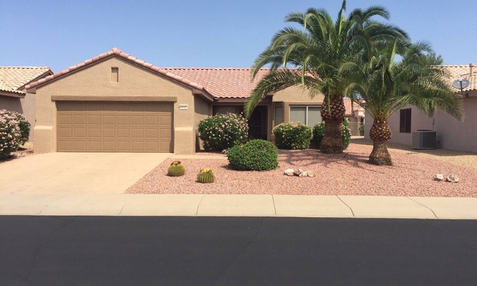 Sun City Grand-desert Horizon House | Charming golf-course community home